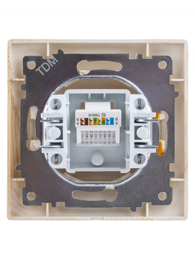 Розетка компьютерная RJ45 сосна 