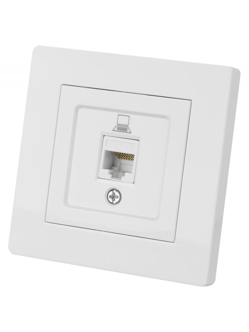 Розетка компьютерная RJ45 белая 